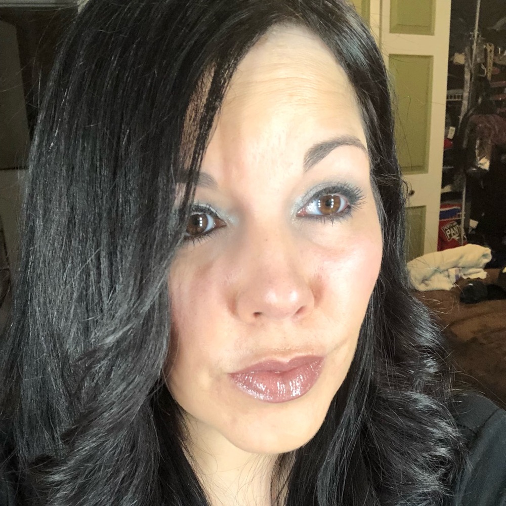 Meet your Posher, Denise